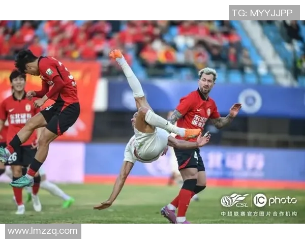 费利佩精准抢点助力成都蓉城再创佳绩展现球队强大实力