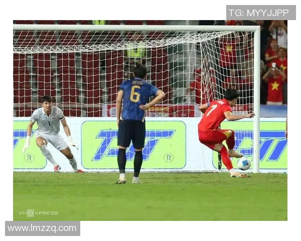 阮庭北远射如虹直挂球门上角助力球队逆转局势 阮庭北远射如虹直挂球门上角助力球队逆转局势