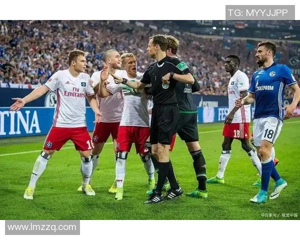 多特蒙德与汉堡互交白卷,双方难分伯仲势均力敌 多特蒙德与汉堡互交白卷,双方难分伯仲势均力敌